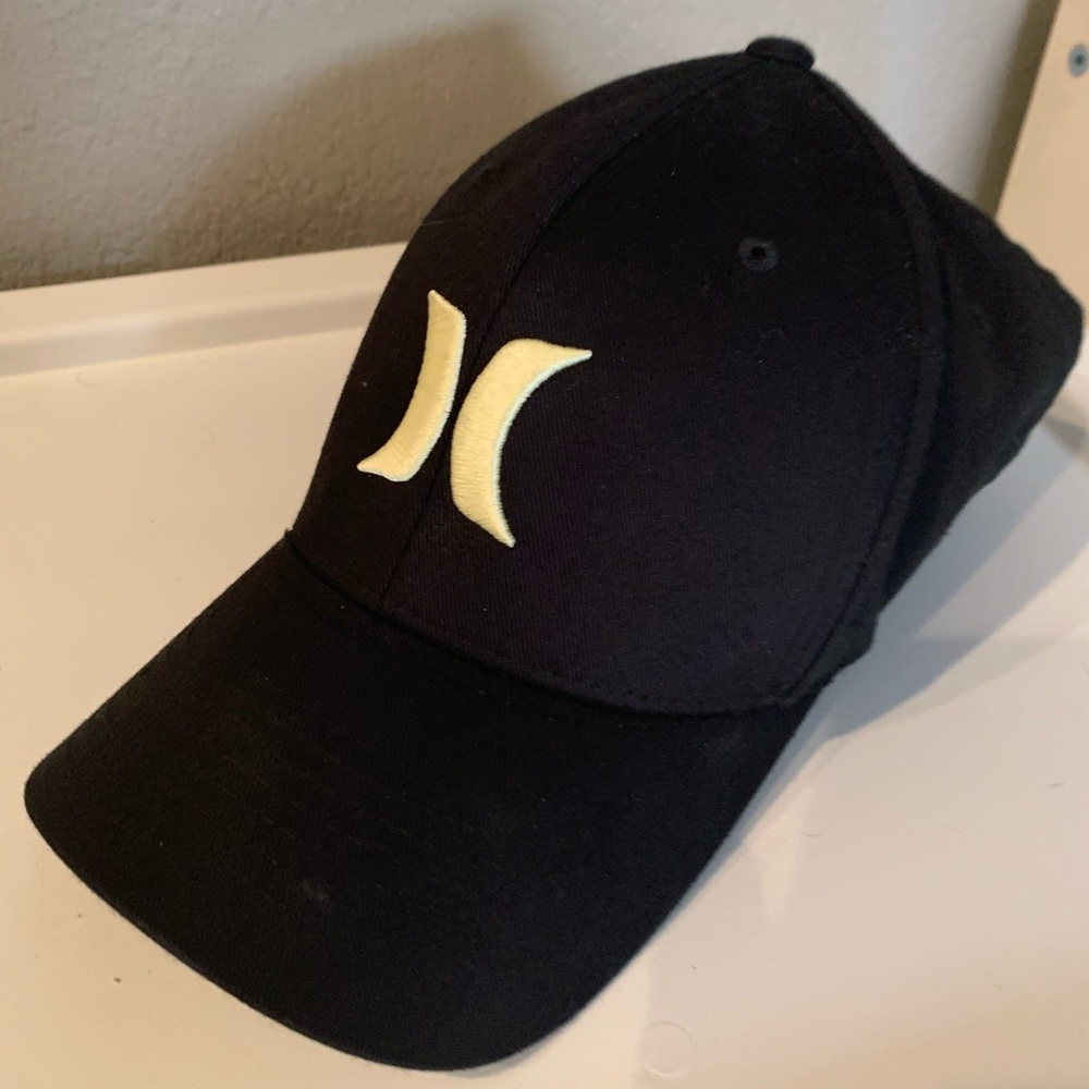 Hurley fitted hat